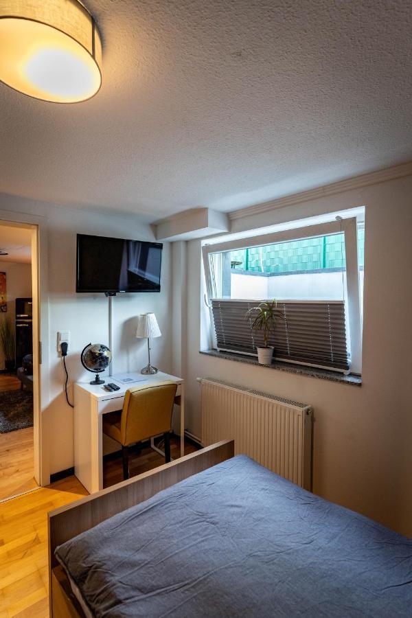 Gemuetliche 2-Zimmer Souterrain Wohnung Düsseldorf Eksteriør bilde